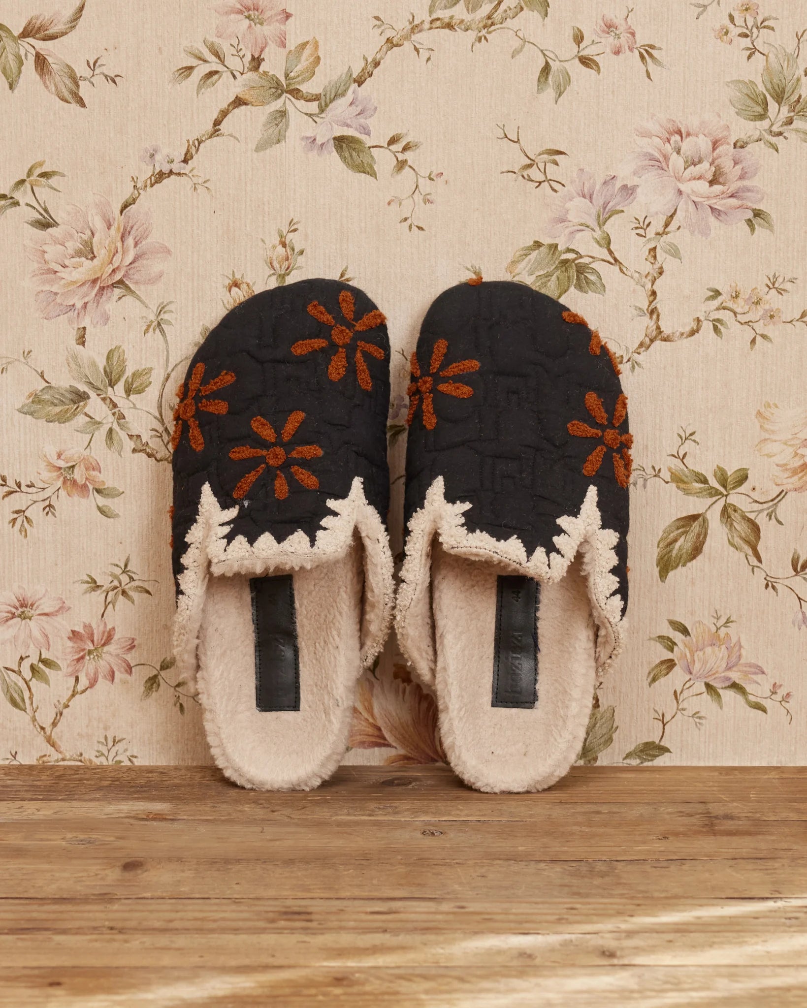 Nour Shoes Black